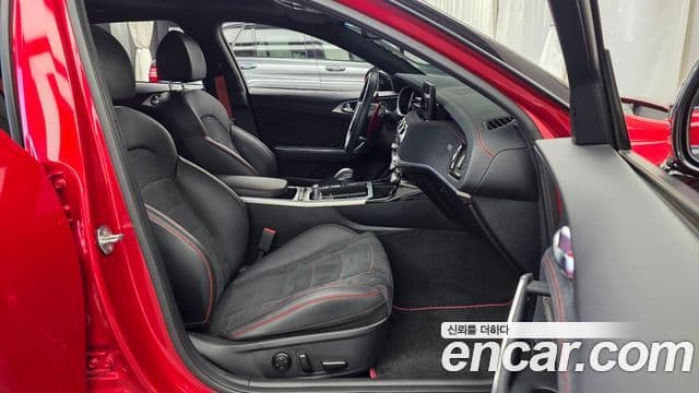 Kia Stinger 2023 — ფოტო 11/20