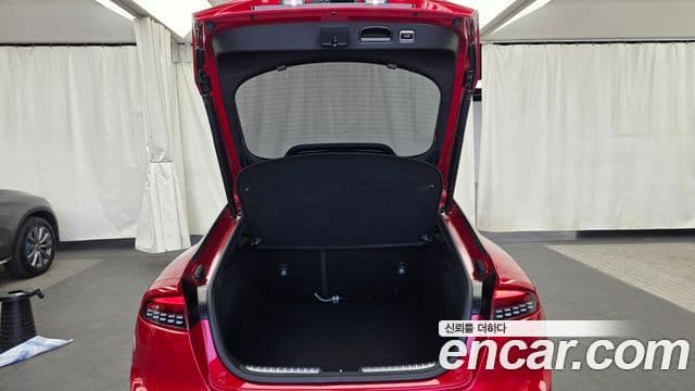 Kia Stinger 2023 — ფოტო 20/20