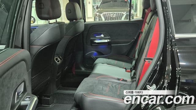 Mercedes-Benz GLB-Class 2025 — ფოტო 16/20