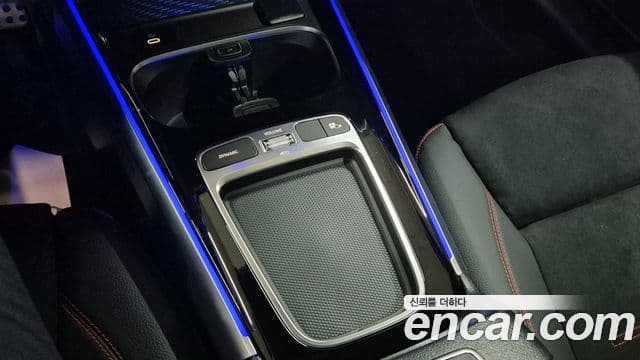 Mercedes-Benz GLB-Class 2025 — ფოტო 19/20