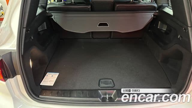 Mercedes-Benz GLB-Class 2025 — ფოტო 15/20