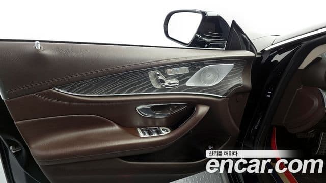 Mercedes-Benz CLS-Class 2019 — Photo 18/34