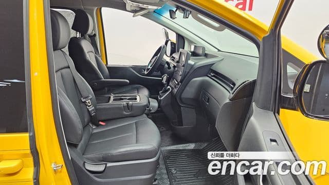 Hyundai Staria 2025 — Şəkil 11/20
