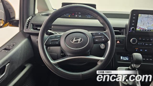 Hyundai Staria 2025 — Photo 29/33