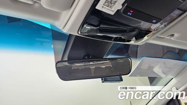 Hyundai Staria 2025 — Photo 19/33