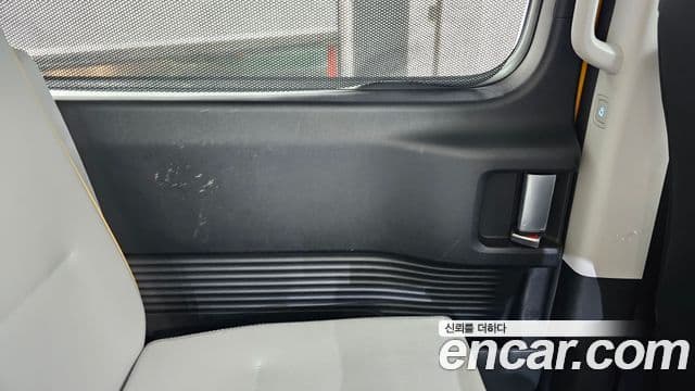 Hyundai Staria 2025 — Photo 12/33