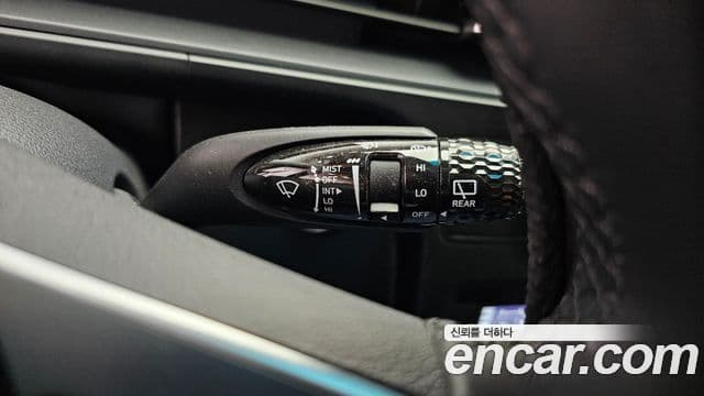 Hyundai Staria 2025 — Photo 32/33