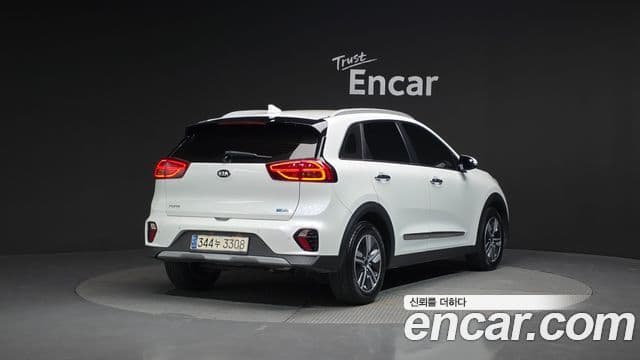 Kia Niro 2021 — ფოტო 2/20