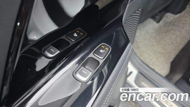 Kia Niro 2021 — ფოტო 18/20