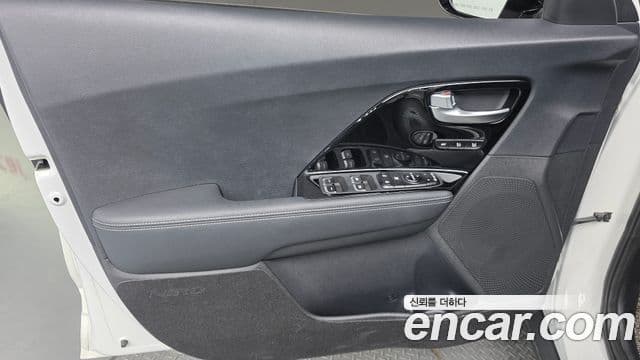 Kia Niro 2021 — Photo 16/30