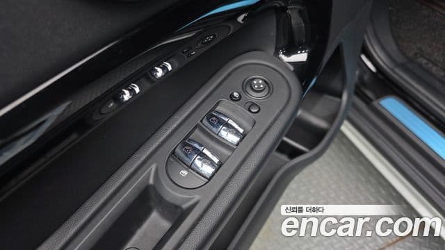 Mini Cooper Countryman 2022 — Фото 10/20