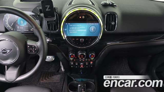 Mini Cooper Countryman 2022 — Фото 12/20
