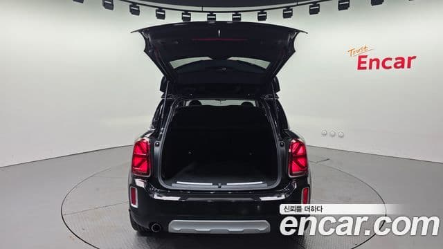 Mini Cooper Countryman 2022 — Фото 17/20