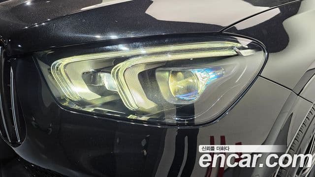 Mercedes-Benz GLE-Class 2021 — Photo 10/34