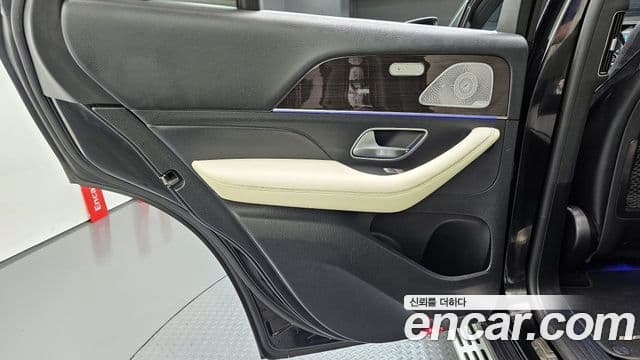 Mercedes-Benz GLE-Class 2021 — Photo 29/34
