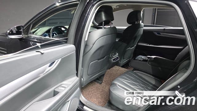 Genesis Electrified G80 2022 — Şəkil 12/20