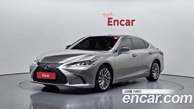 Lexus ES300h 2018 — ფოტო 9/20