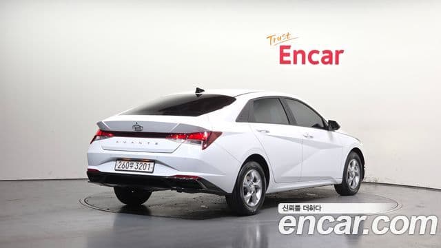 Hyundai Avante 2021 — Фото 1/20