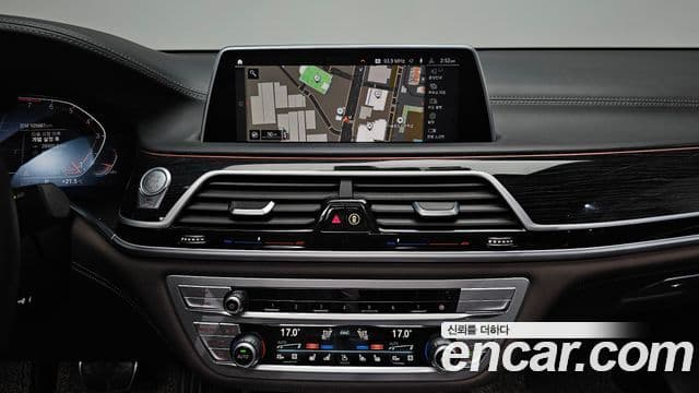 BMW 7 Series 2020 — ფოტო 13/20