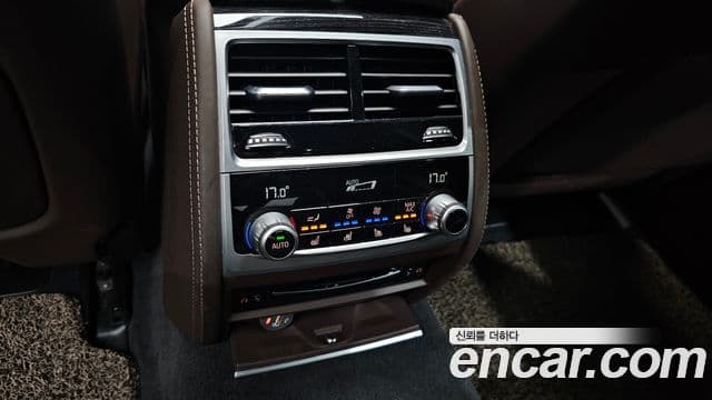 BMW 7 Series 2020 — Photo 10/37