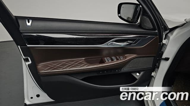 BMW 7 Series 2020 — Photo 27/37
