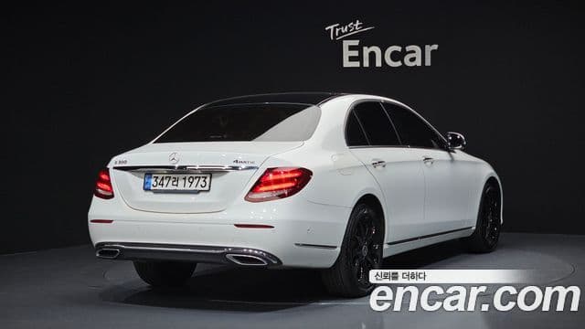 Mercedes-Benz E-Class 2020 — Фото 2/20
