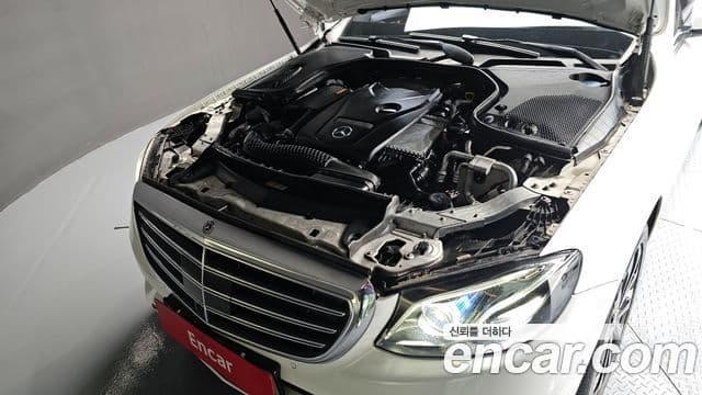 Mercedes-Benz E-Class 2020 — Фото 6/20