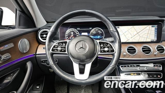 Mercedes-Benz E-Class 2020 — Фото 13/20
