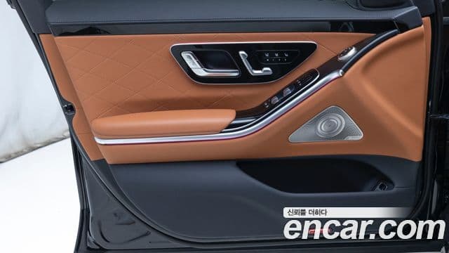 Mercedes-Benz S-Class 2025 — ფოტო 15/20