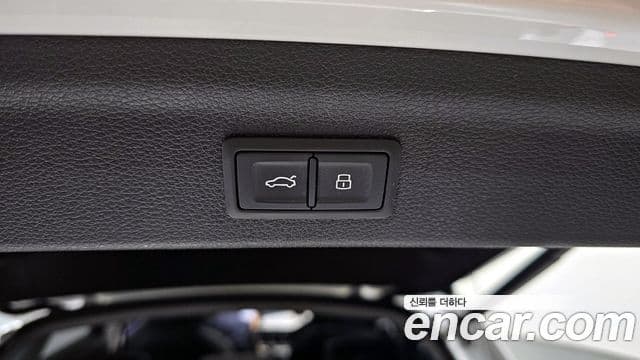 Audi Q3 2020 — Şəkil 19/20