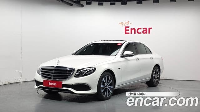 Mercedes-Benz E-Class 2020 — Фото 9/20