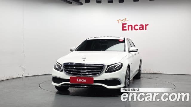 Mercedes-Benz E-Class 2020 — Фото 2/20