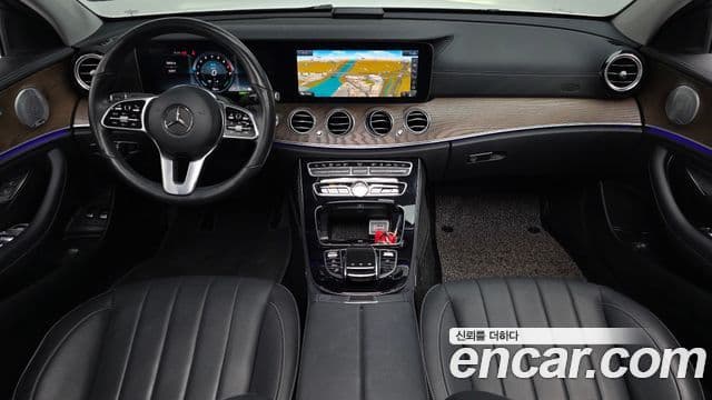 Mercedes-Benz E-Class 2020 — Фото 10/20