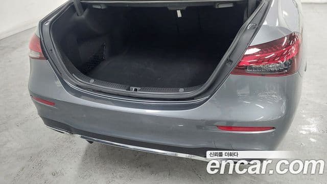 Mercedes-Benz E-Class 2022 — Şəkil 10/20
