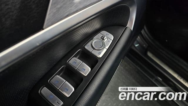 Genesis G70 2019 — Photo 16/37