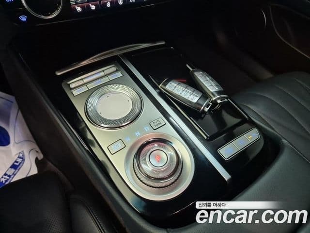 Genesis Electrified G80 2022 — Şəkil 8/18
