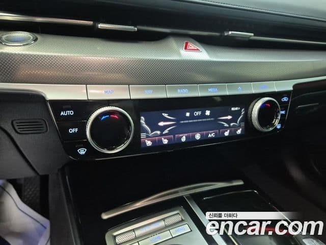 Genesis Electrified G80 2022 — Şəkil 16/18