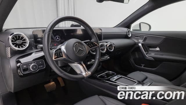 Mercedes-Benz A-Class 2025 — Şəkil 12/20