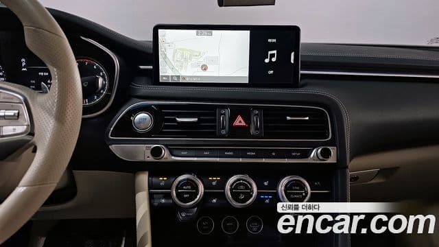 Genesis G70 2020 — ფოტო 14/20