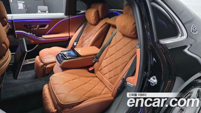 Mercedes-Benz S-Class 2022 — Photo 13/35