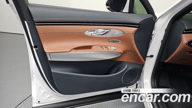 Genesis GV70 2023 — Şəkil 8/30