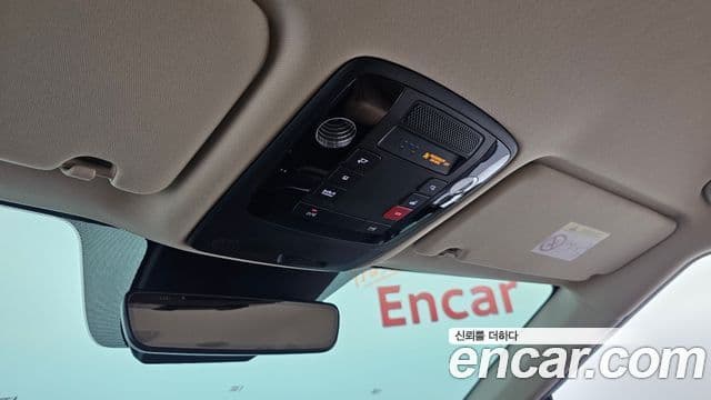 Kia Carnival 2022 — ფოტო 19/20