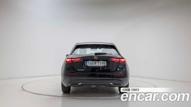 Mercedes-Benz A-Class 2024 — ფოტო 3/20