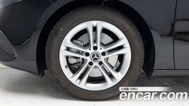Mercedes-Benz A-Class 2024 — ფოტო 4/20