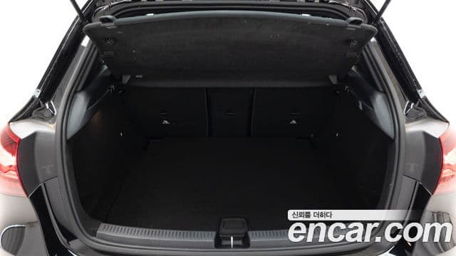 Mercedes-Benz A-Class 2024 — ფოტო 11/20