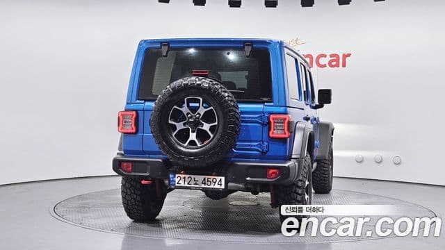 Jeep Wrangler 2023 — ფოტო 4/20