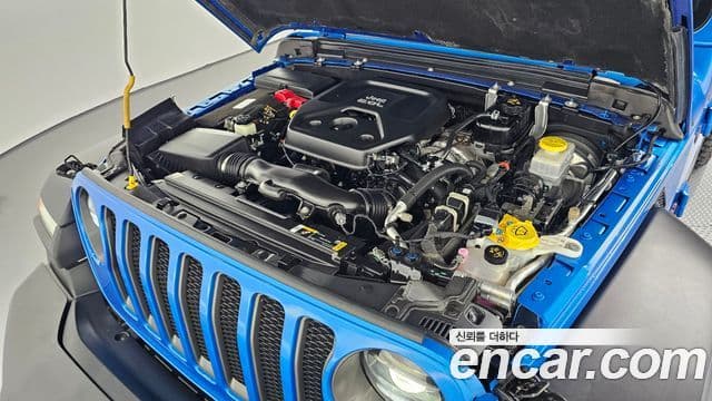 Jeep Wrangler 2023 — ფოტო 6/20