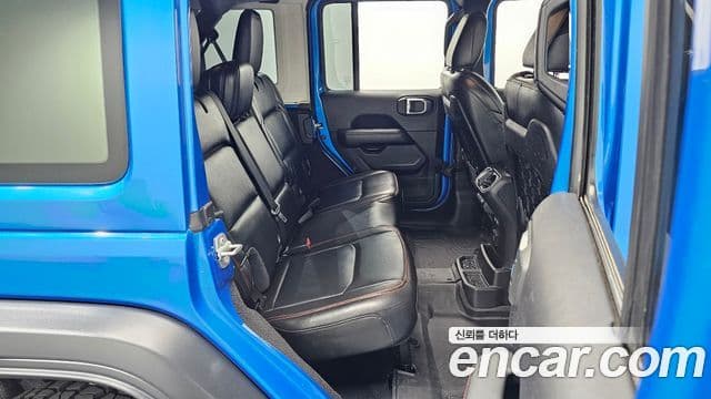 Jeep Wrangler 2023 — ფოტო 11/20