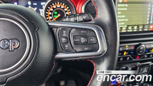 Jeep Wrangler 2023 — ფოტო 16/20