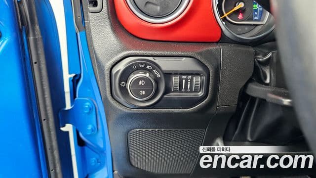Jeep Wrangler 2023 — ფოტო 20/20